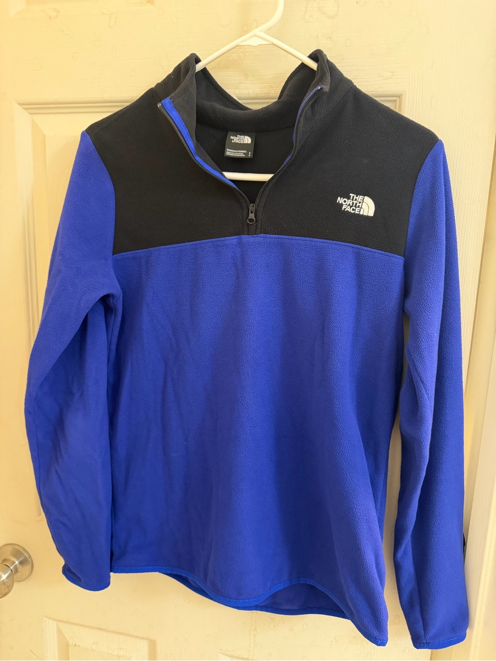 The North Face Blue and Black Women's Half-Zip Fleece Pullover